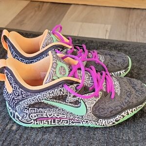 Men's Basketball Shoes - Size 9.5